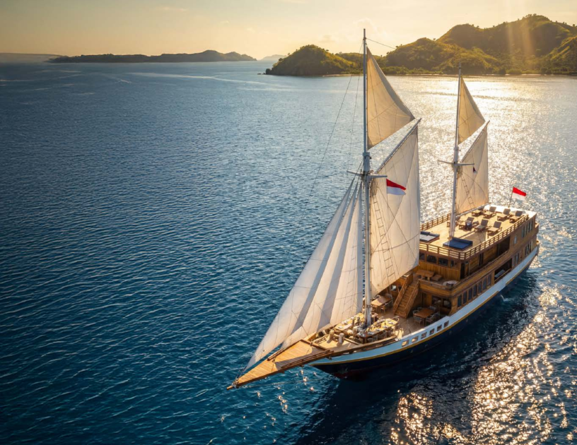  Open Trip 3D2N by Naturalia Luxury Phinisi Boat - 