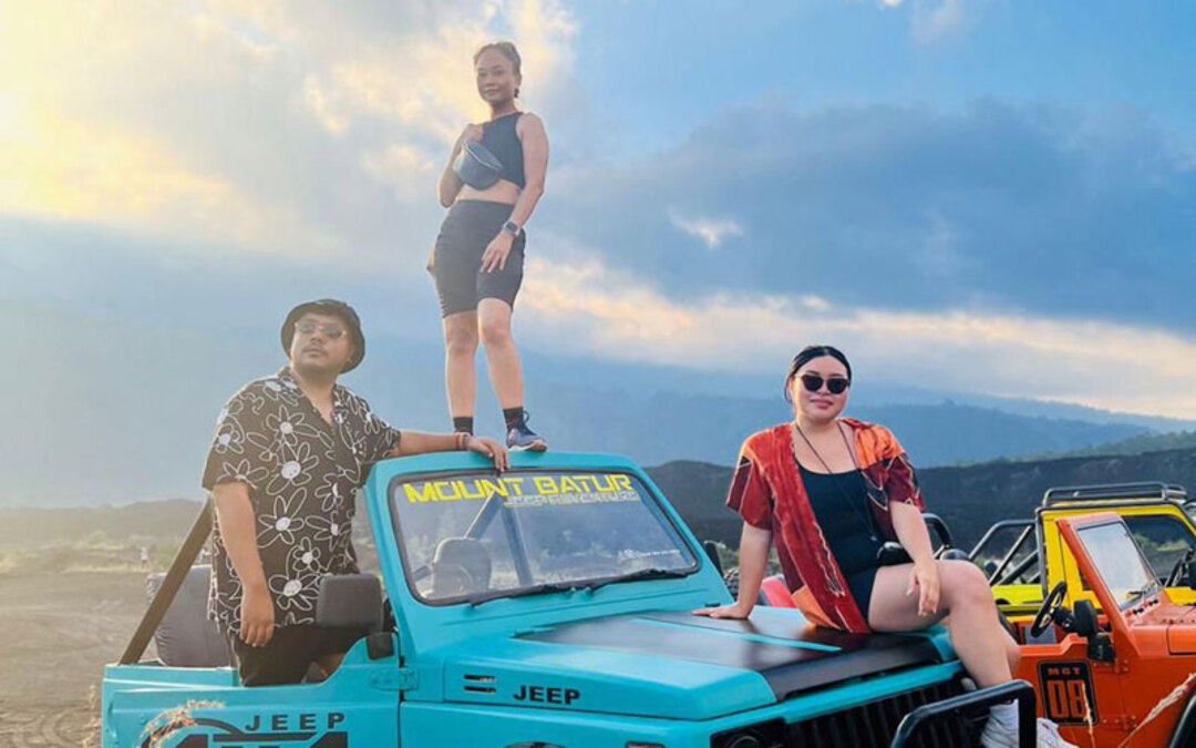 Mount Batur Jeep Black Lava and Hot Spring - 