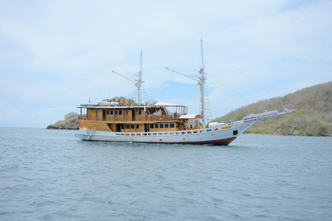 Private Trip by My Moon Superior Phinisi - 