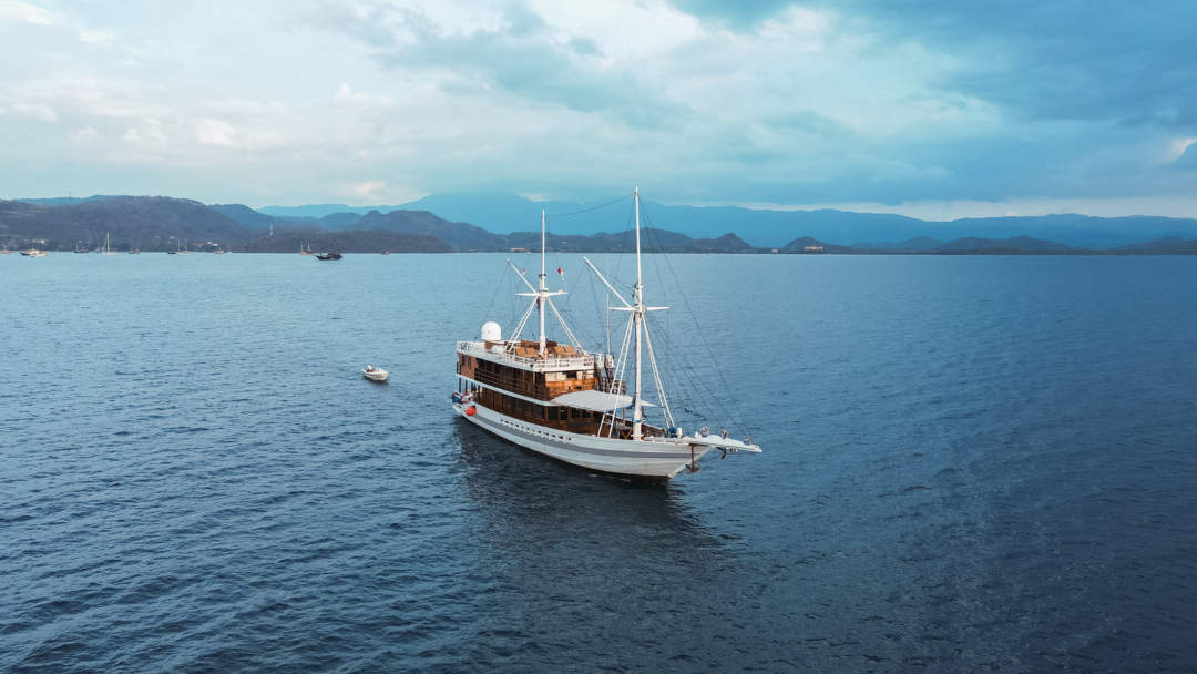 Komodo Private trip by Radea Luxury Phinisi - 