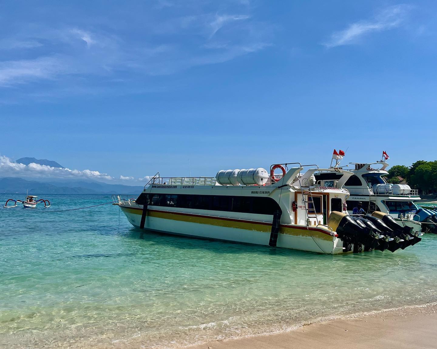 Tanis Premiere Gili Fast Boat - 